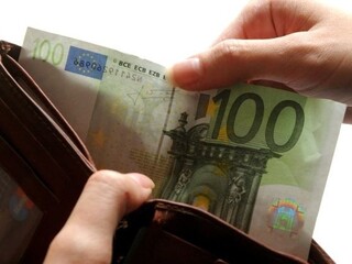 Eurobankovky peniaze úplatok (TASR)